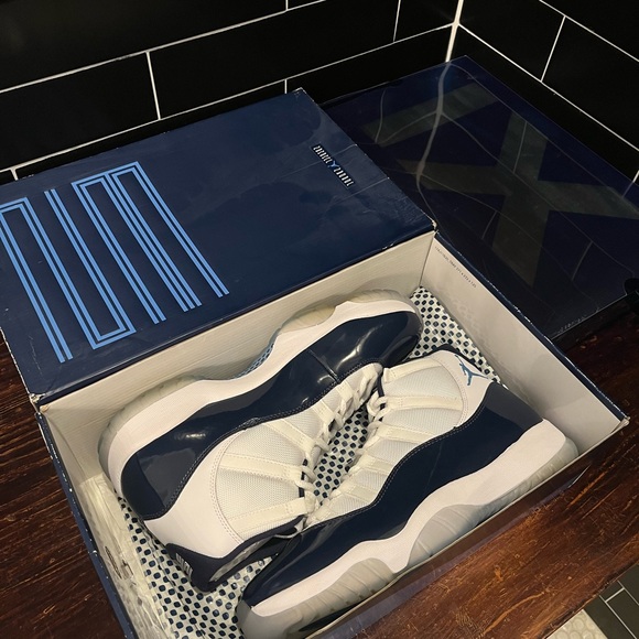 Air Jordan 11 Win Like ‘82 Size 10.5 With Box 2017 Release BRAND NEW - Picture 3 of 13